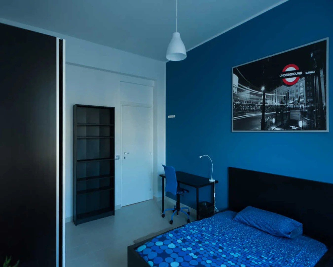 Habitación acogedora para estudiantes disponible en