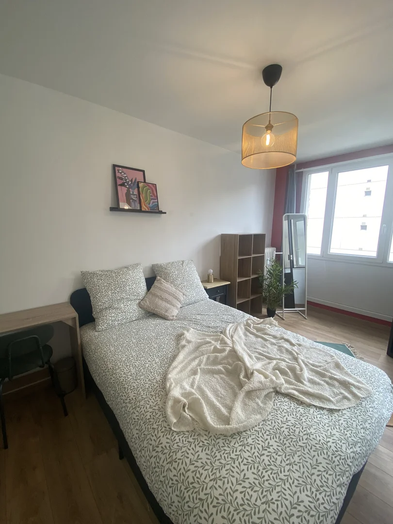 Cozy room for students available in 