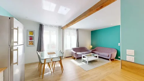 Gesamte Unterkunft in der Rue Croix Saint-Marc, Cernay Jamin-Jaurès-Épinettes, bild 6 von 10