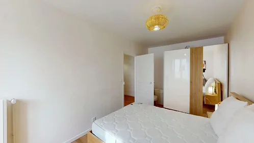 Gesamte Unterkunft in der Rue Croix Saint-Marc, Cernay Jamin-Jaurès-Épinettes, bild 9 von 10
