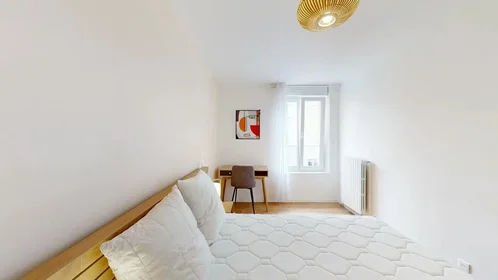 Gesamte Unterkunft in der Rue Croix Saint-Marc, Cernay Jamin-Jaurès-Épinettes, bild 10 von 10