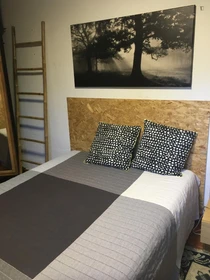 Cheap private room in Estoril