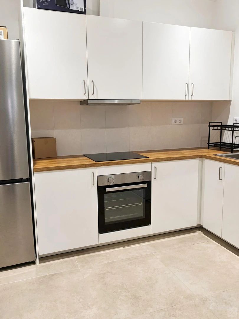 Economical student room with convenient location in 