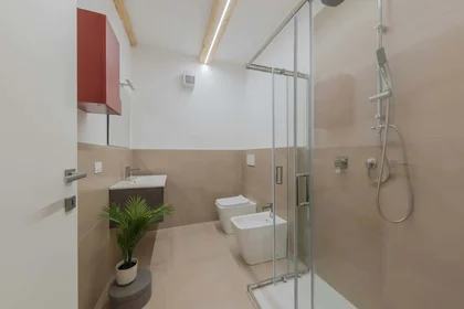 Quarto privado em Fondobanchetto, 33, 44121, Ferrara, IT, imagem 7 de 7