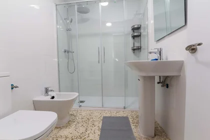 Quarto privado em C. Martínez Maldonado, 17, Distrito Centro, 29009 Málaga, España, imagem 17 de 18
