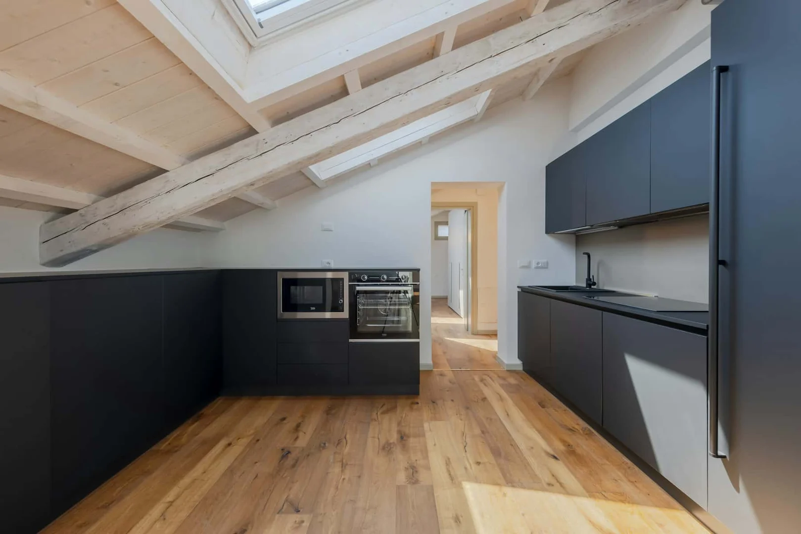 Zimmer in Studentenwohnung in  zu vermieten, voll möbliert