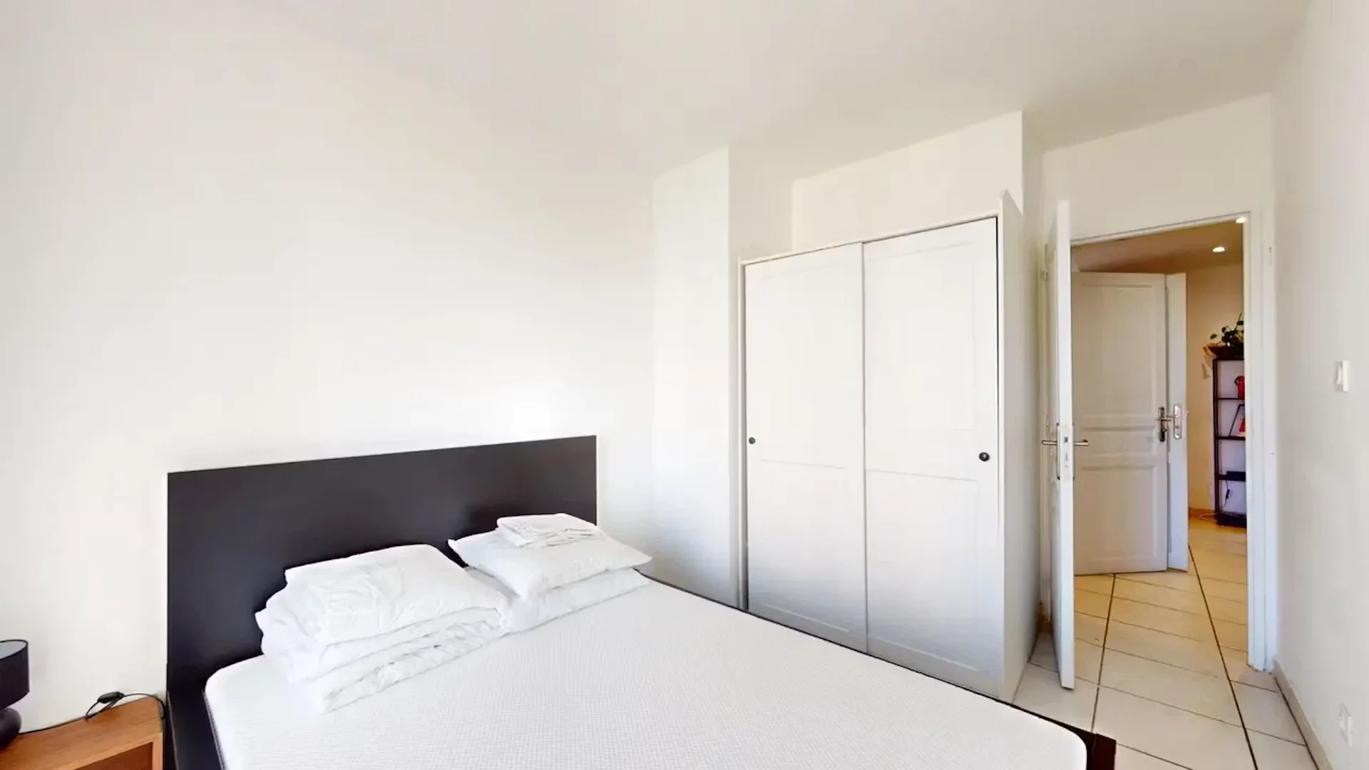 Cozy room for students available in 