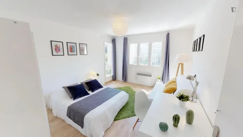 Habitación privada en Rue du Chèvrefeuille, imagen 1 de 10