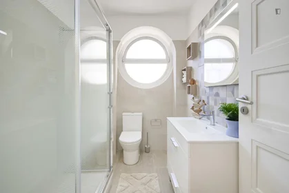 Chambre privée à Rua da Palmeira, image 17 de 29
