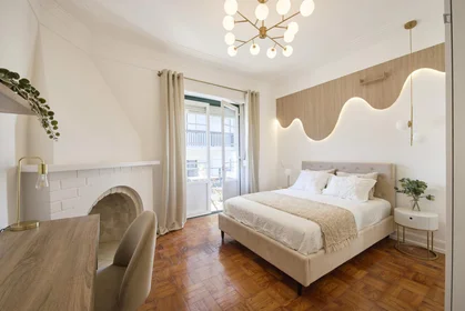 Chambre privée à Rua da Palmeira, image 3 de 29