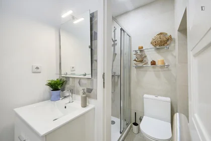 Chambre privée à Rua da Palmeira, image 23 de 29