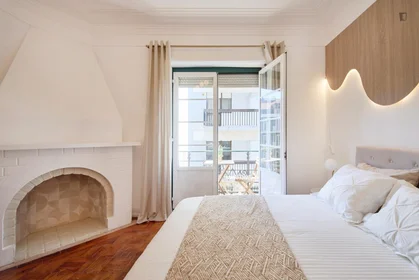 Chambre privée à Rua da Palmeira, image 7 de 29