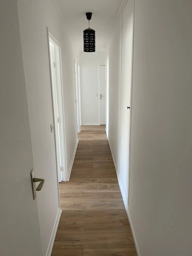 Functional student room perfect for studying in 