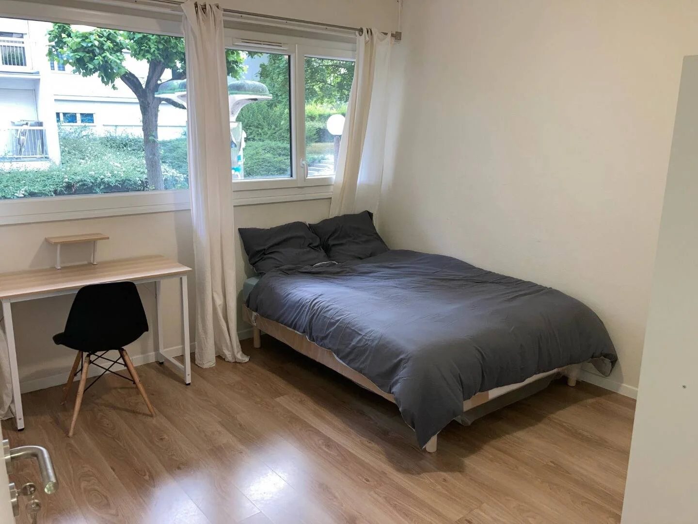 Habitación estudiantil económica con ubicación conveniente en 