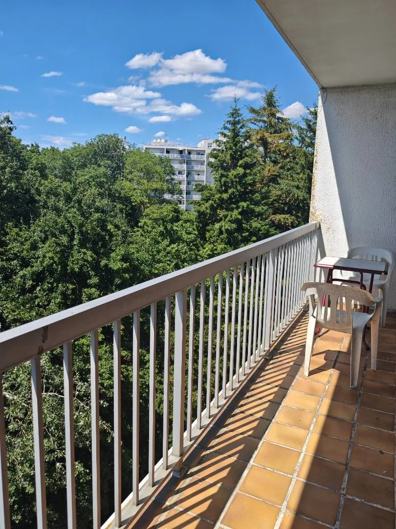 Budget-friendly student room close to campus in 