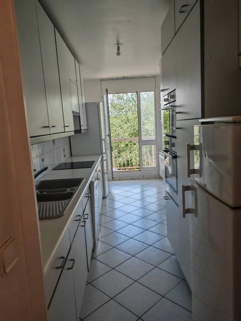 Economical student room with convenient location in 