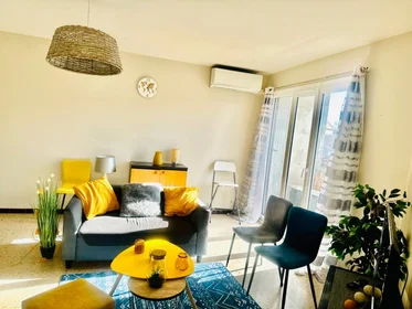 Habitación privada en Avignon, 84000, imagen 1 de 4
