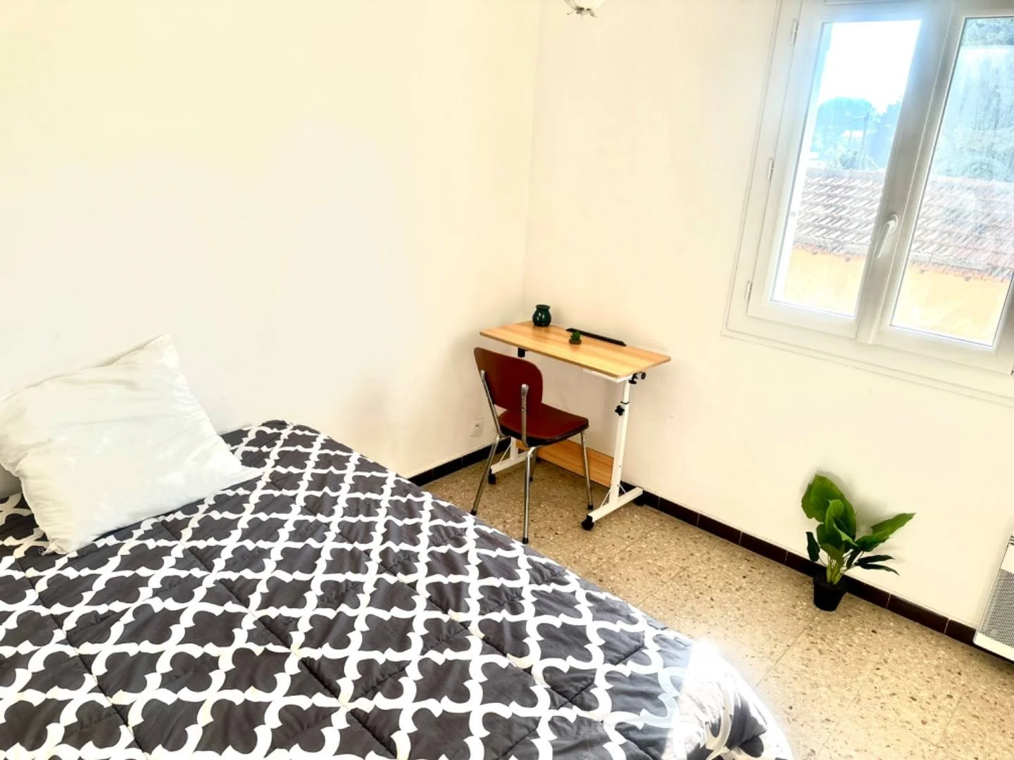 Habitación acogedora para estudiantes disponible en 