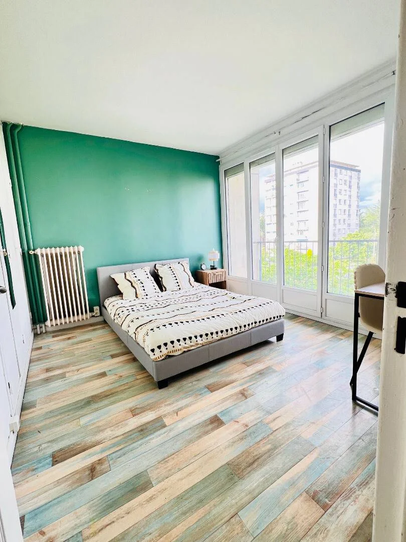Quarto amigo do estudante em  com comodidades modernas