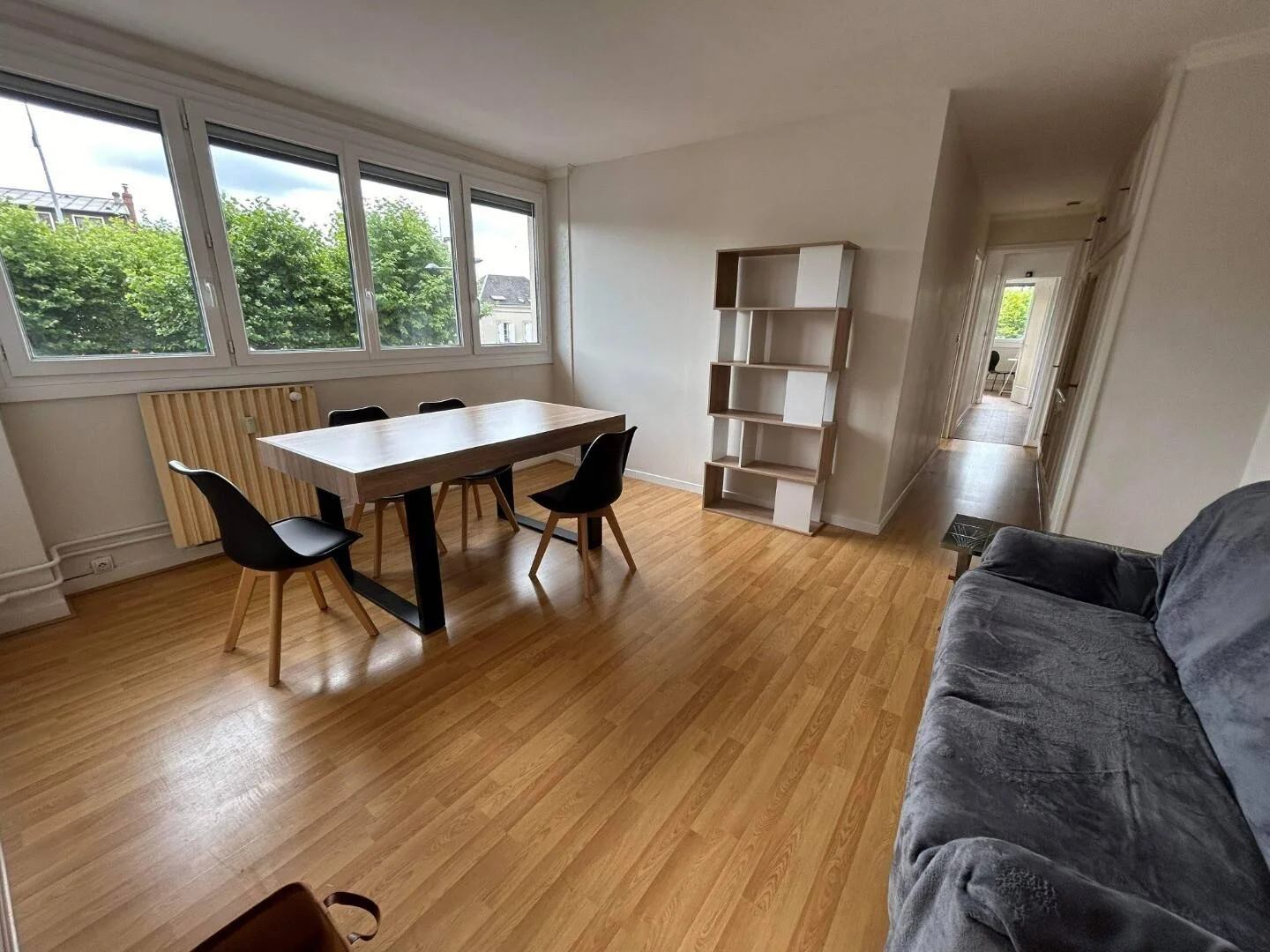 Quarto de estudante económico com localização conveniente em 