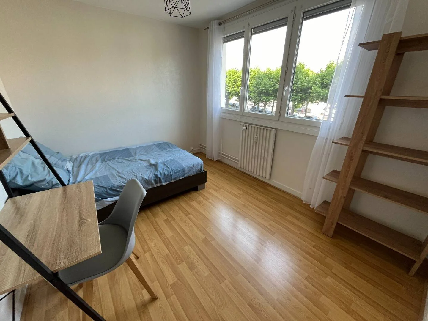 Quarto acolhedor para estudantes disponível em 