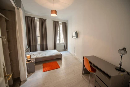 Quarto para alugar num apartamento partilhado em Saint-etienne