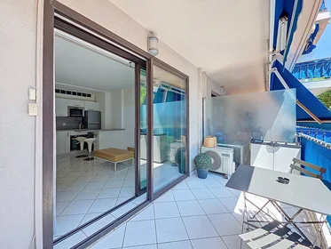 Private room at Antibes, 06160, image 1 of 10