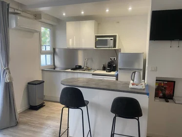 Quarto privado em Cannes, 06400, imagem 1 de 10