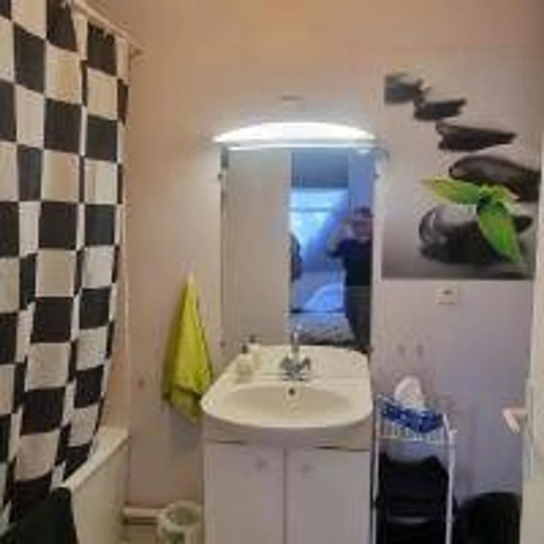 Budget-friendly student room close to campus in 