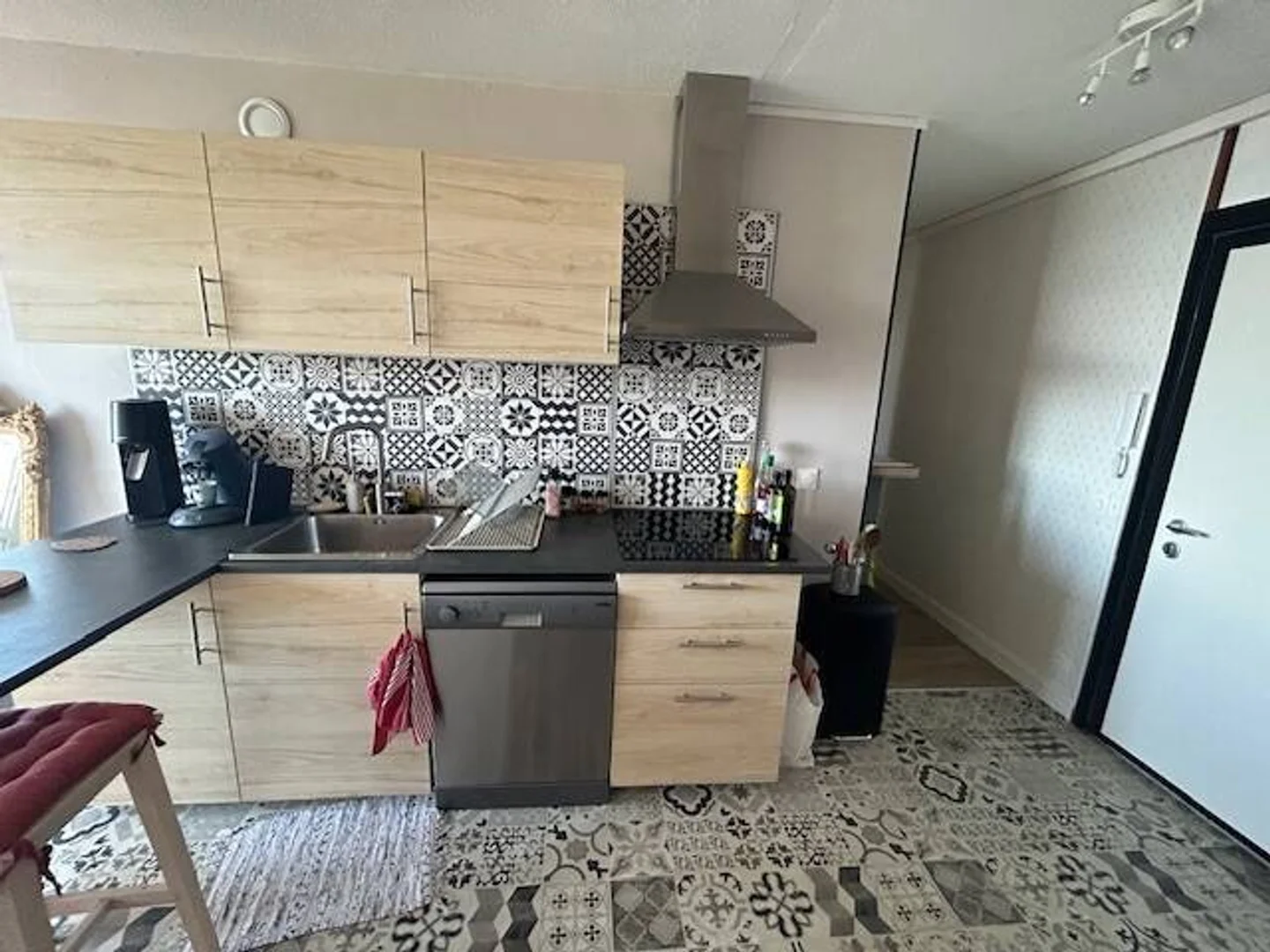 Zimmer in Studentenwohnung in  zu vermieten, voll möbliert