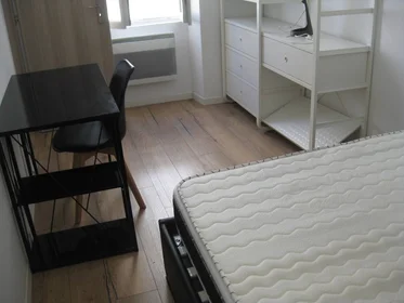 Habitación privada en Marseille, 13005, imagen 1 de 6