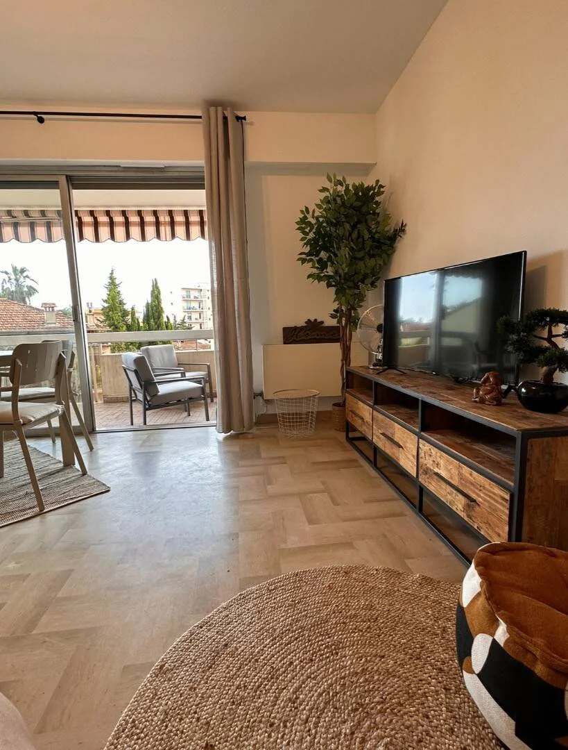 Camera per studenti in  con area studio e servizi in comune