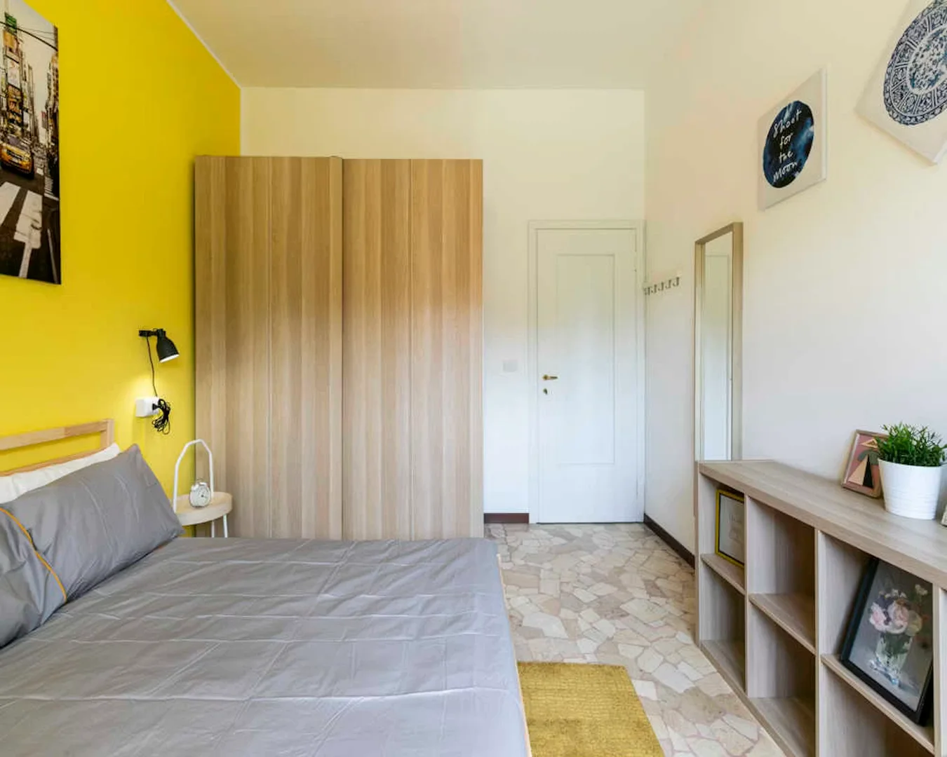 Funktionelles Studentenzimmer perfekt zum Studieren in 