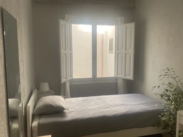 Pokój do wynajęcia we wspólnym mieszkaniu w Alicante-alacant