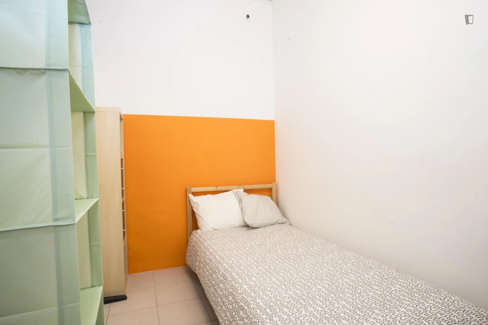 Cozy room for students available in 