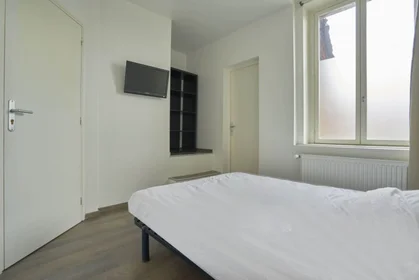 Chambre privée à 9 Rue des eaux, image 11 de 17