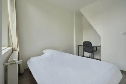Chambre privée à 9 Rue des eaux, image 12 de 17