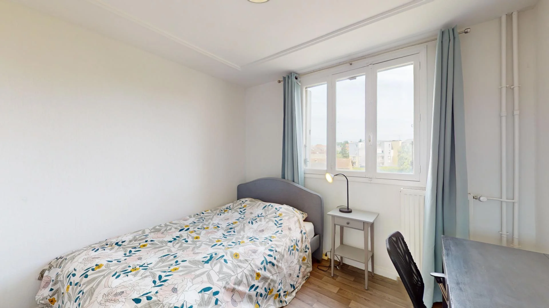 Habitación estudiantil amplia y cómoda en 