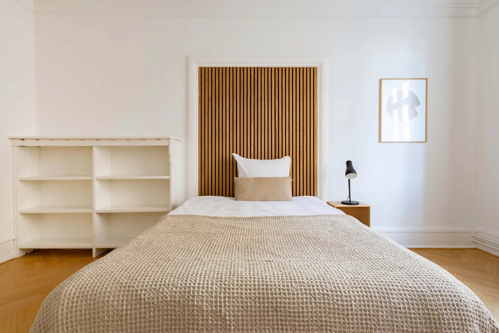 Budget-friendly student room close to campus in 