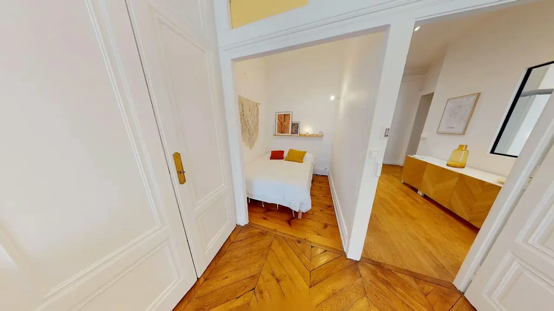 'de öğrenci dairesinde, tamamen mobilyalı kiralık oda