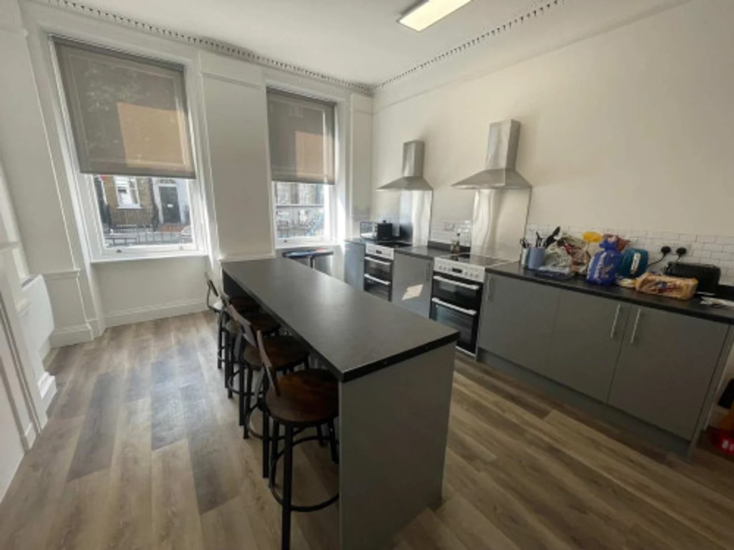 Student-friendly room in  with modern amenities