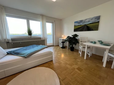 Apartamento moderno y luminoso en Augsburg