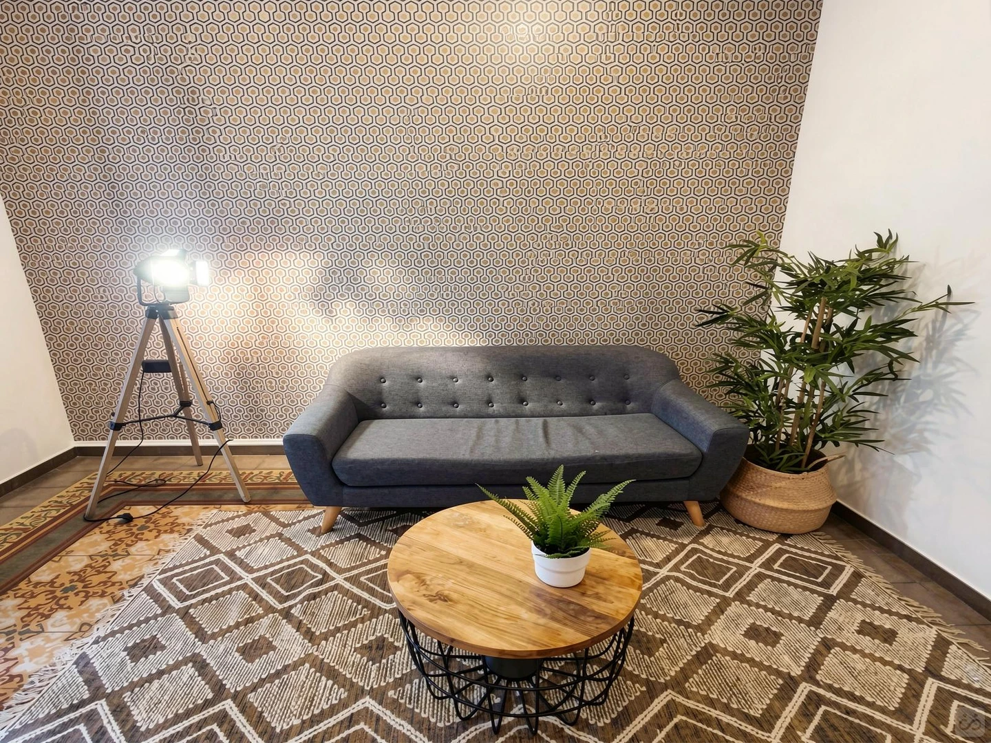 Quarto de estudante em  com área de estudo e instalações partilhadas