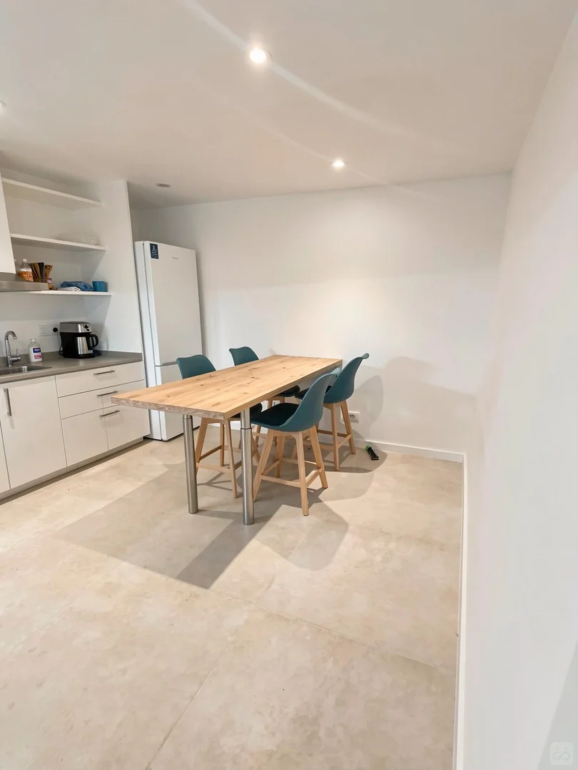 Quarto amigo do estudante em  com comodidades modernas