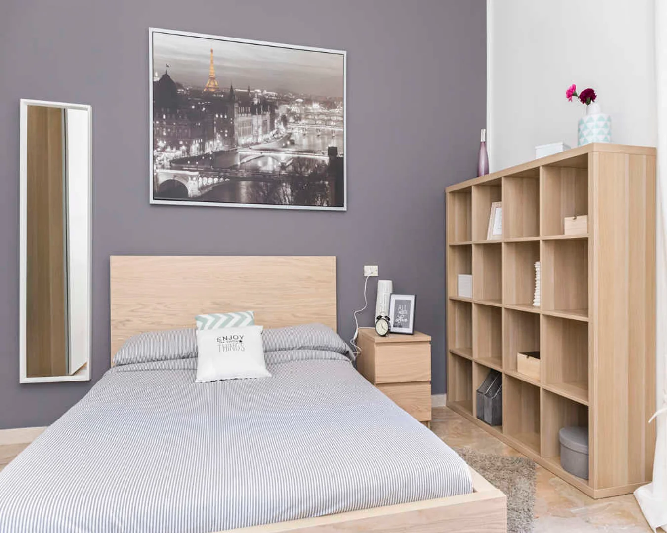 Economical student room with convenient location in