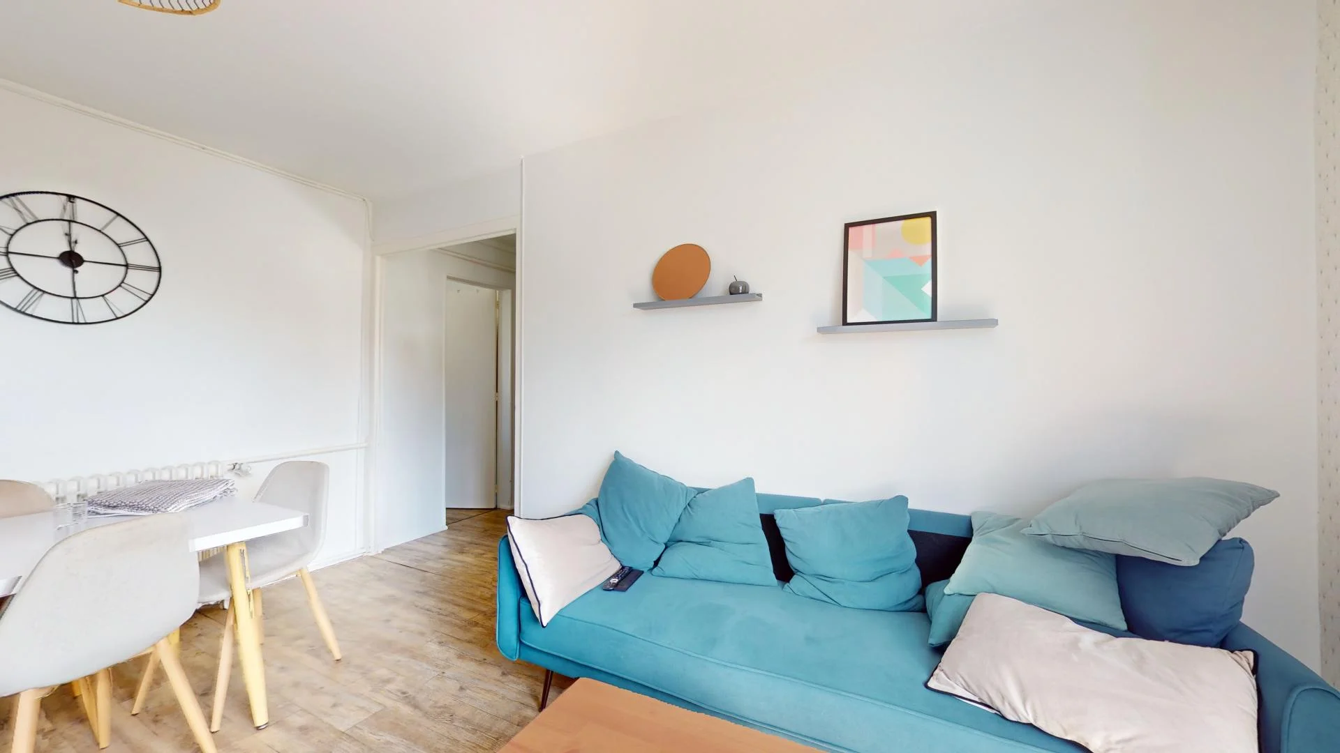 Habitación estudiantil económica cerca del campus en 