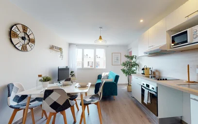 Private room at 12 rue Guillaume d'Autignac, image 2 of 18