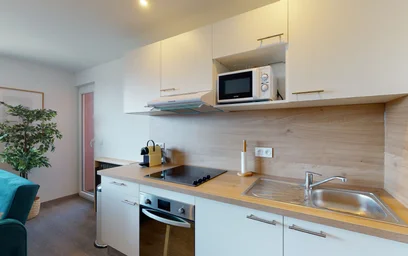 Private room at 12 rue Guillaume d'Autignac, image 10 of 18