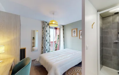 Private room at 12 rue Guillaume d'Autignac, image 14 of 18