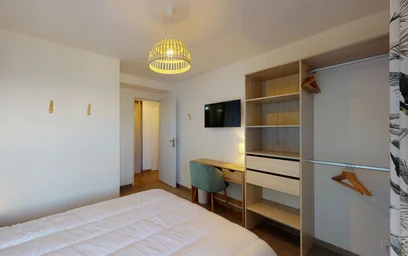 Private room at 12 rue Guillaume d'Autignac, image 17 of 18